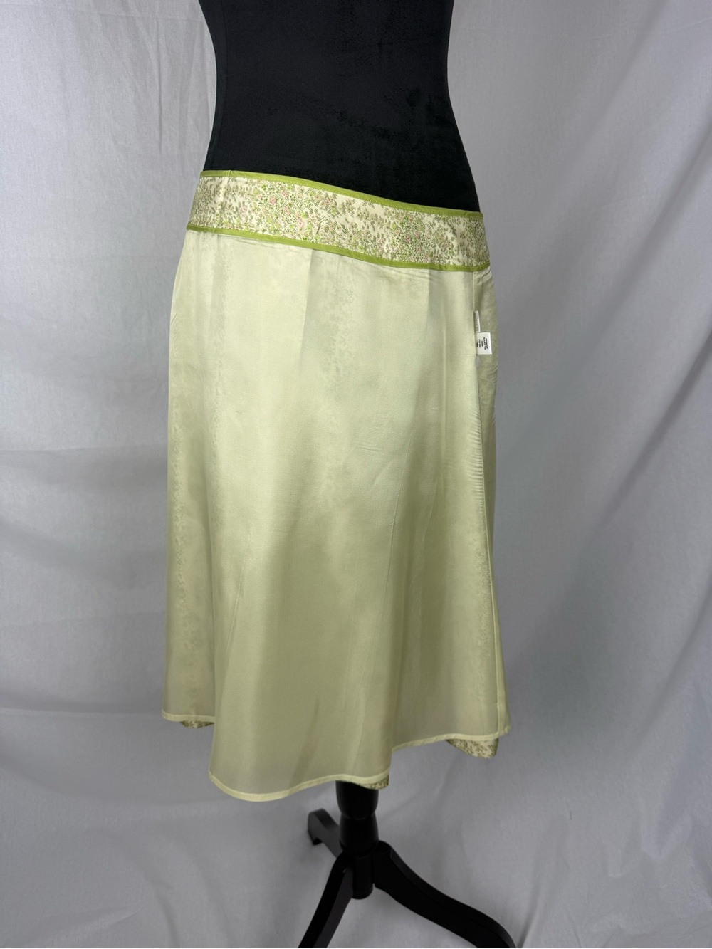 Ann Taylor 100% Silk Floral Midi Skirt – Size 10 - Picture 5 of 9